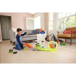 Hot Wheels Monster Trucks Power Smashers מסלול אתגר טעינה ומרדף עם סלסאורוס גדול מימדים, בקנה מידה 164 Bone Shaker ו-2 מכוניות מרוסקות