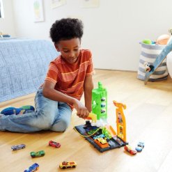 הוט ווילס עמדת טעינת מכוניות עירונית2