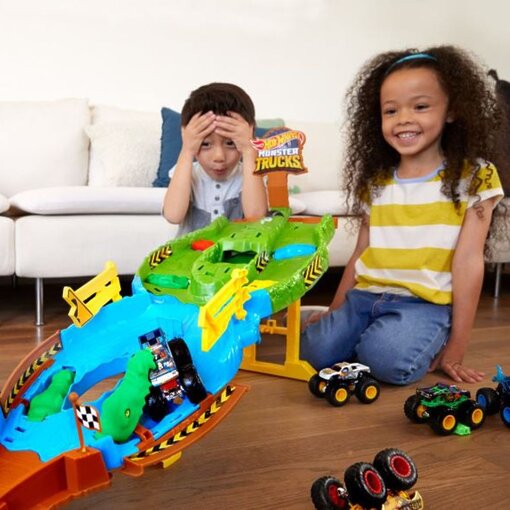 מאנסטר טראק מסלול טורניר התרסקות Hot Wheel2